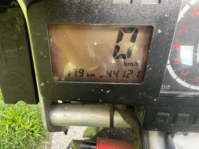 Aprilia Tuono - foto 8