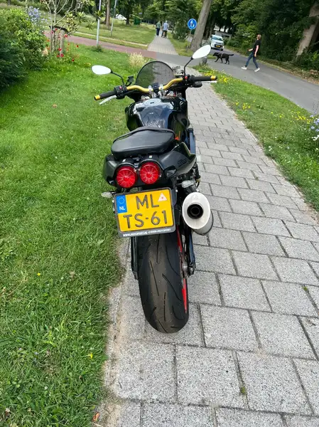 Aprilia Tuono - foto 6