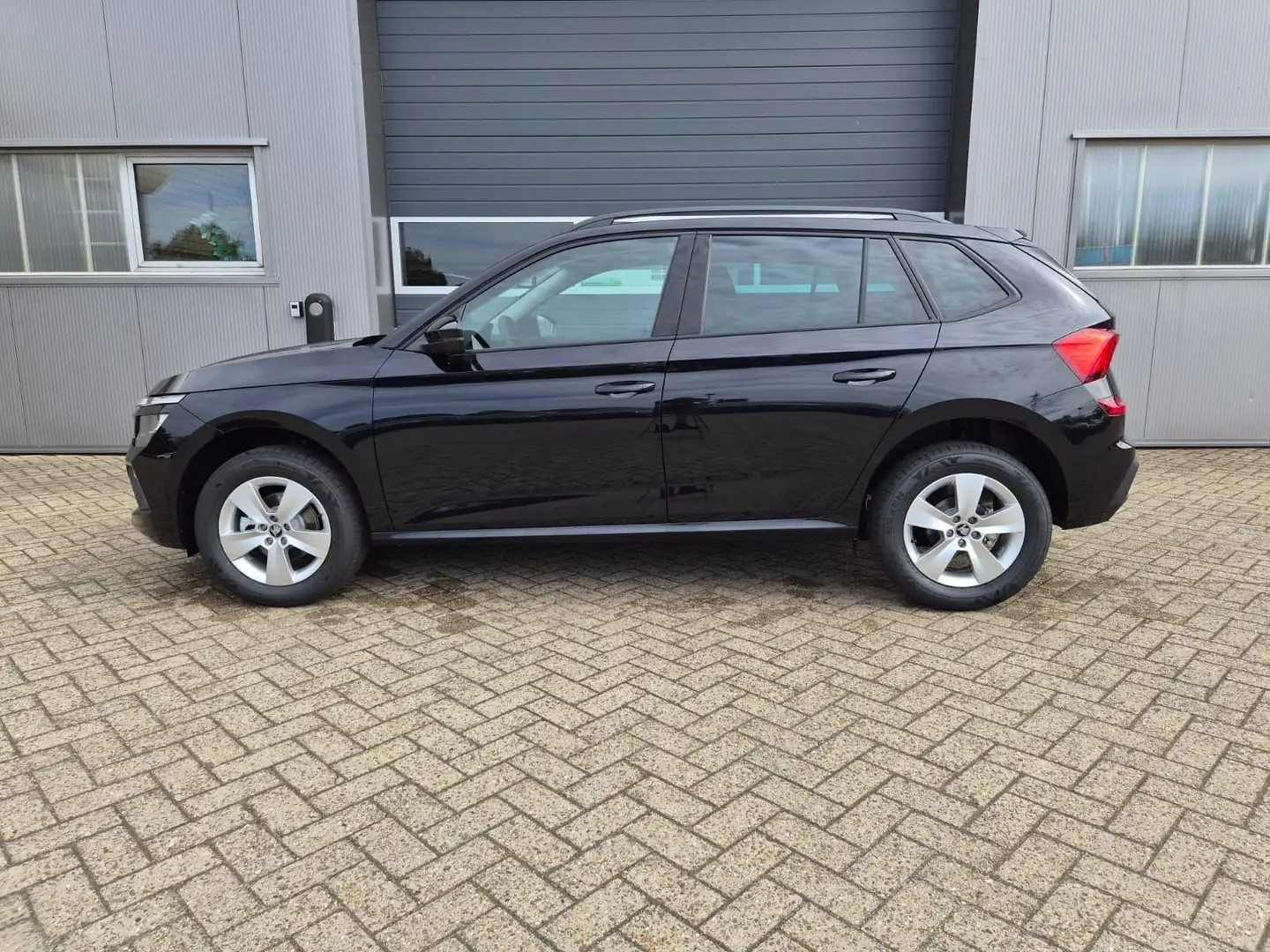 Skoda Kamiq 1.5 TSI 150PS DSG Selection Klimaautomatik Sitz... Schwarz - 2