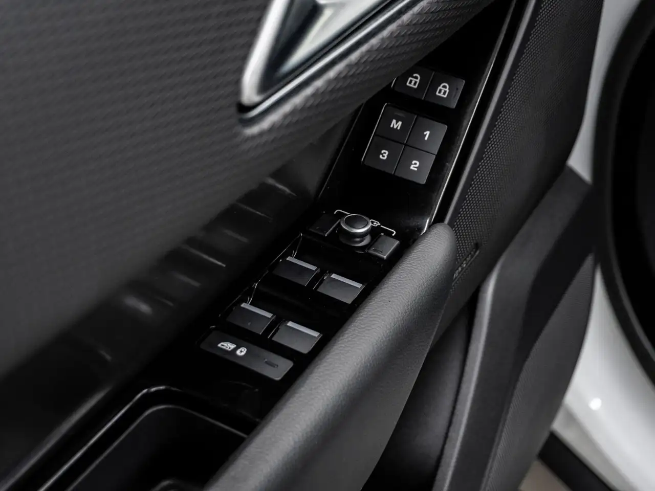 Land Rover Range Rover Velar снимка Land Rover Range Rover Velar