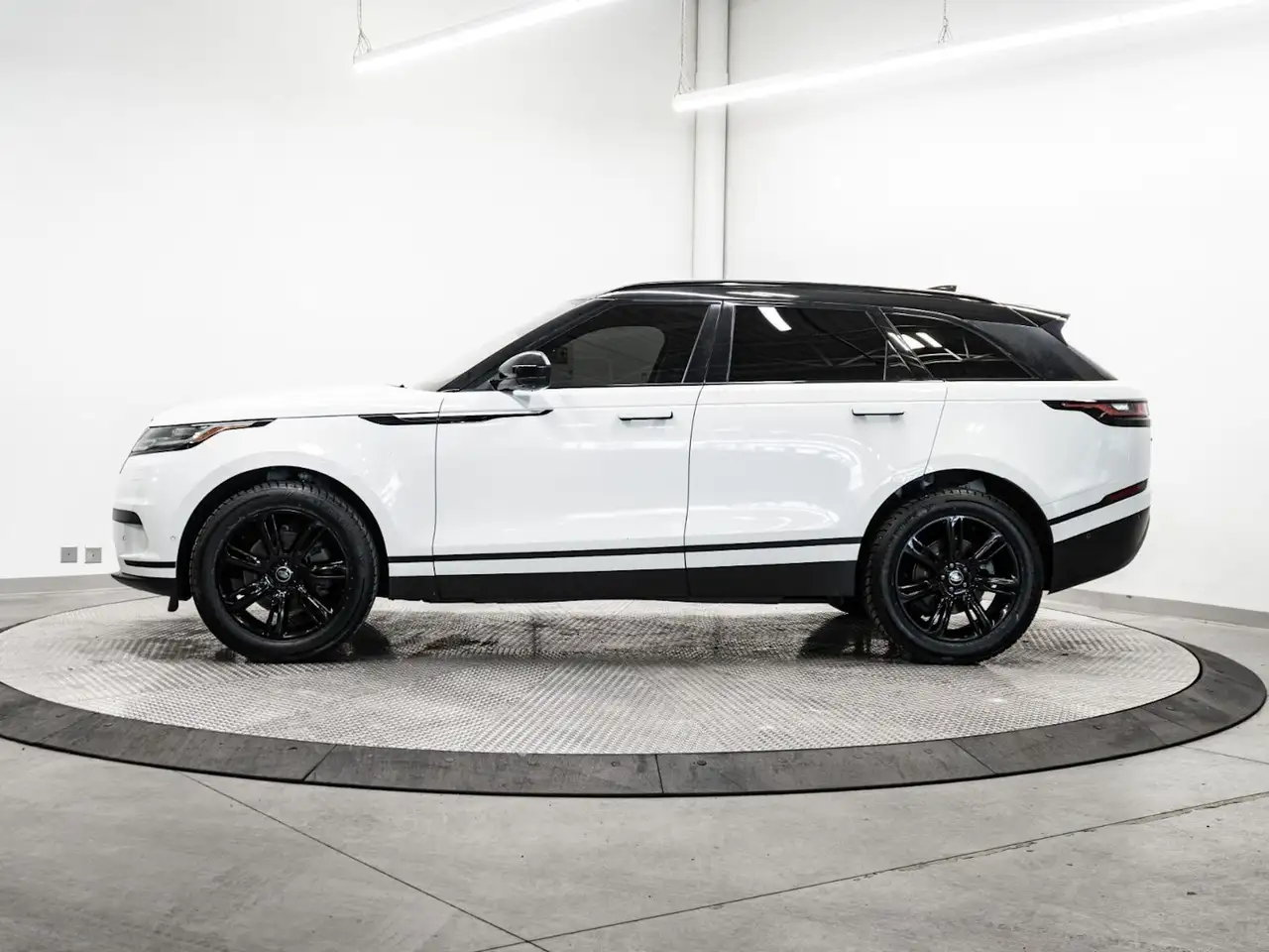 Land Rover Range Rover Velar снимка Land Rover Range Rover Velar