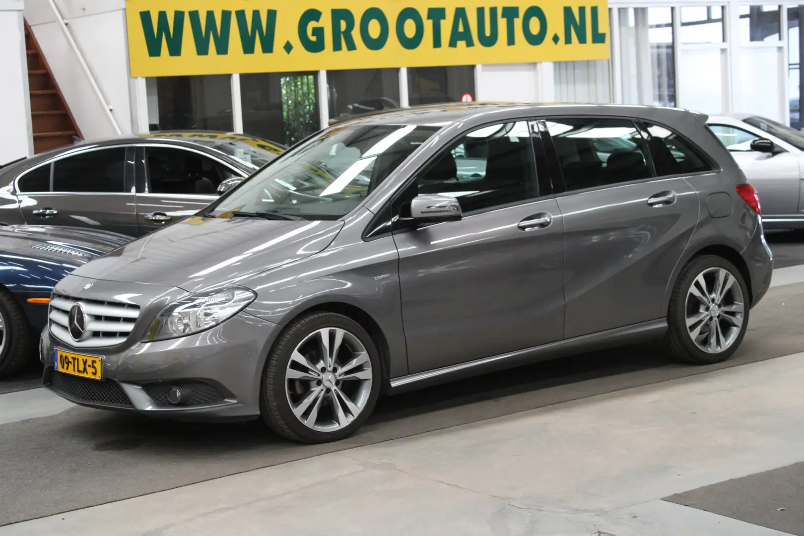 Mercedes-Benz B 180 NAP, Navigatie, Airco Grijs - 1