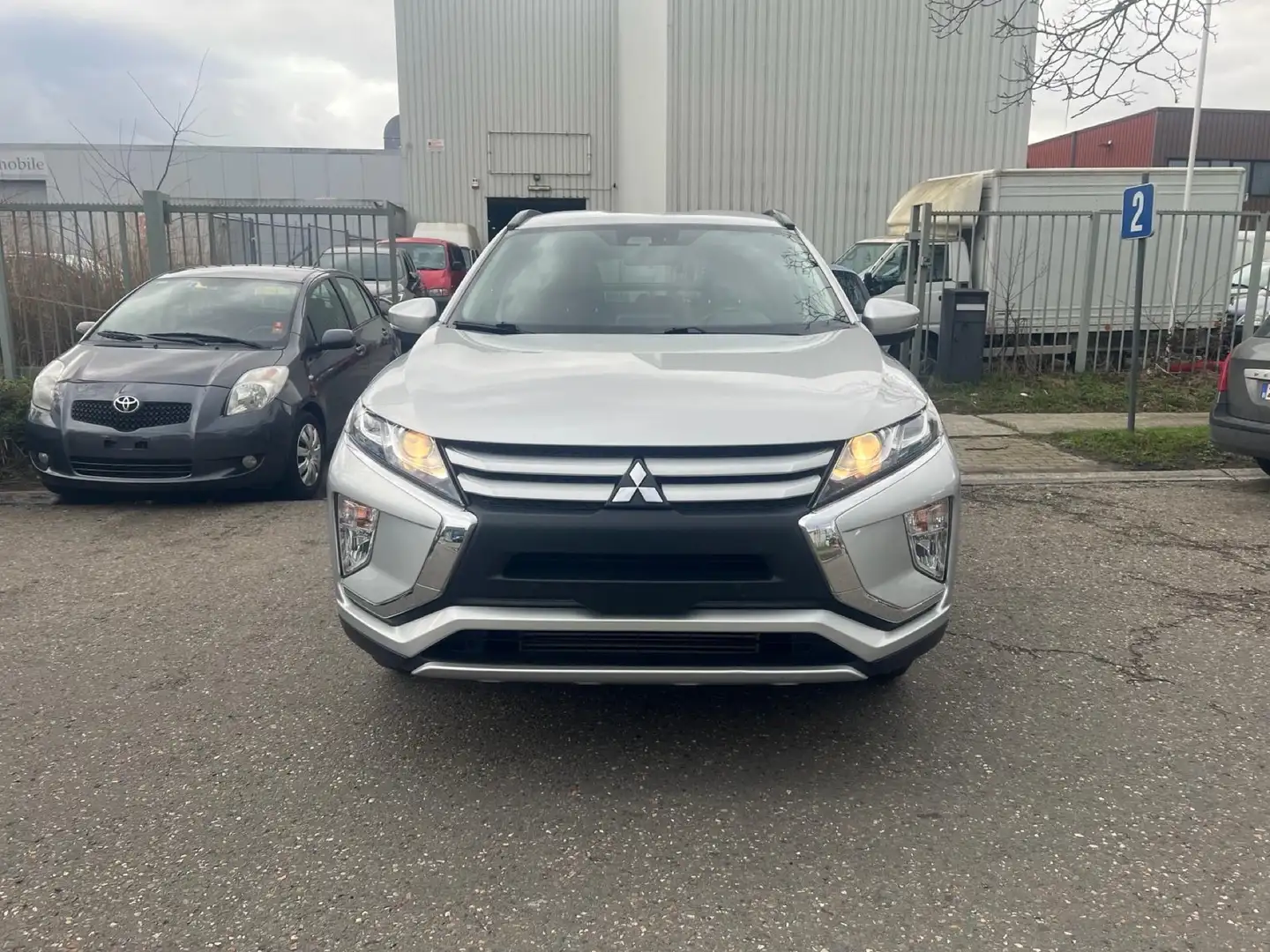 Mitsubishi Eclipse Cross 1.5T 2WD Instyle Silver - 2