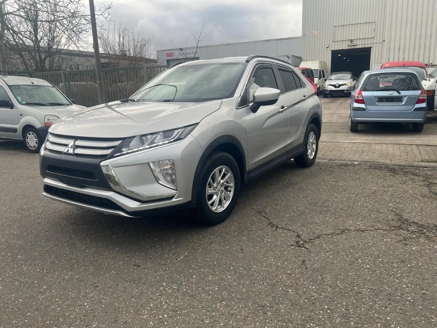Mitsubishi Eclipse Cross 1.5T 2WD Instyle Zilver - 1