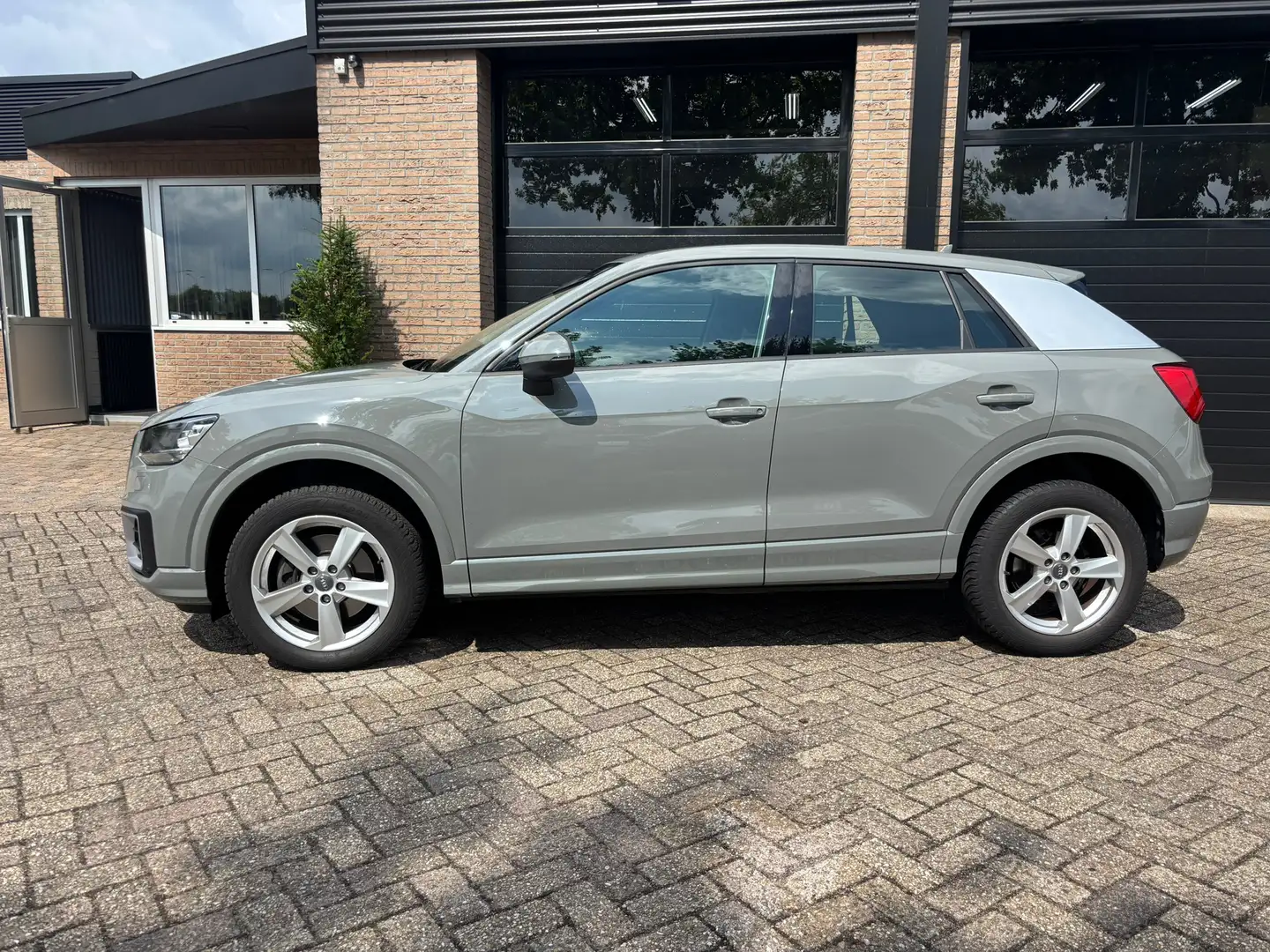 Audi Q2 1.4 TFSI CoD Design Pro Line Plus Trekhaak Grijs - 2