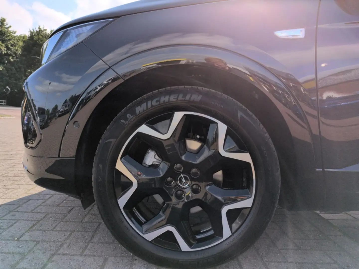Opel Grandland Ultimate 1.2 Turbo AUTO NAVI SHZ LED 360 Kamera Kl Noir - 2