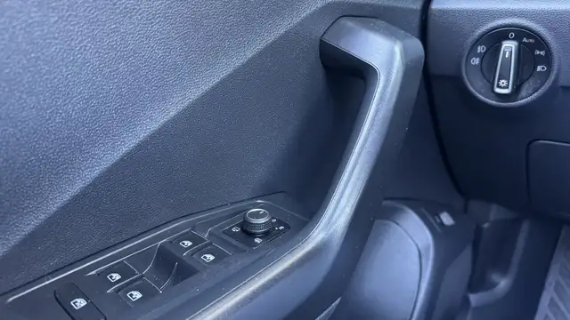 Volkswagen T-Roc view 24
