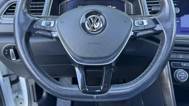 Volkswagen T-Roc view 21