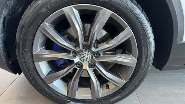 Volkswagen T-Roc view 25