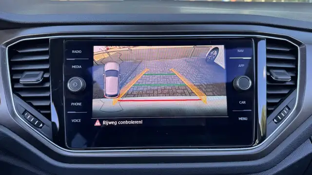 Volkswagen T-Roc view 20