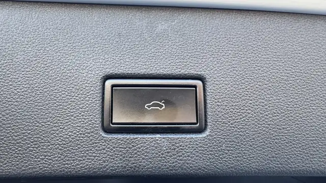 Volkswagen T-Roc view 14