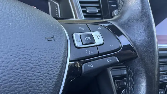 Volkswagen T-Roc view 22