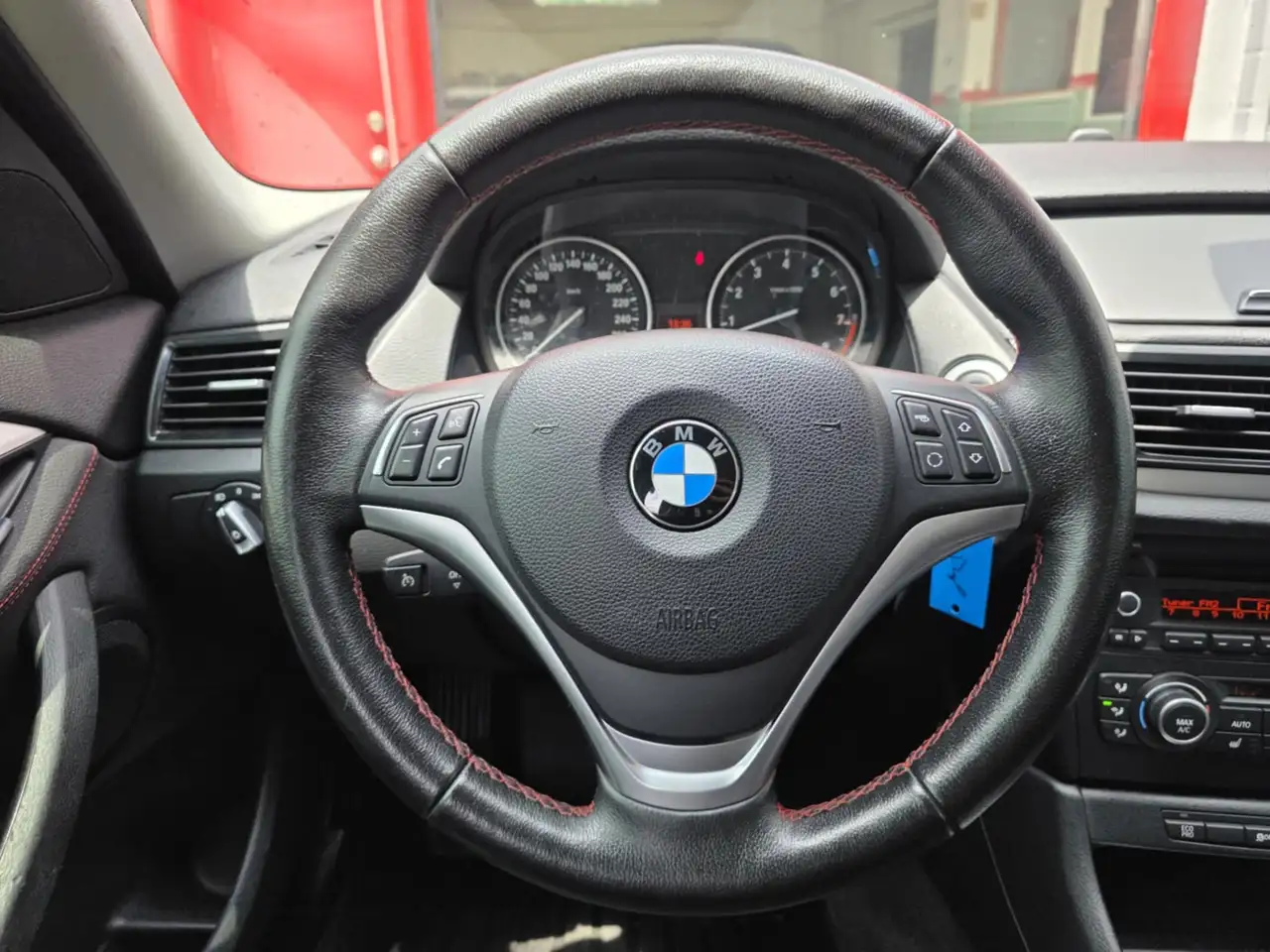 BMW X1 снимка BMW X1