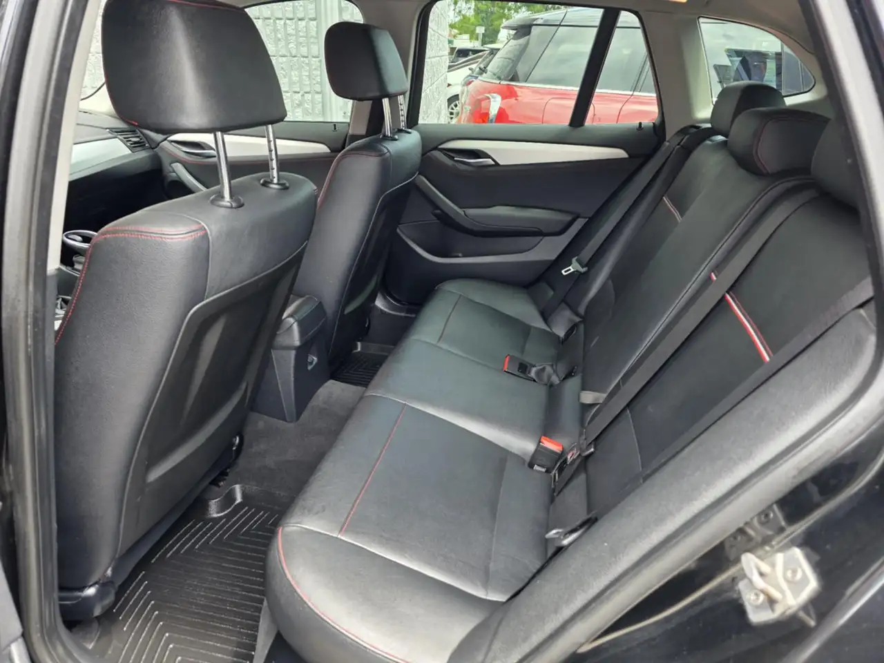 BMW X1 снимка BMW X1