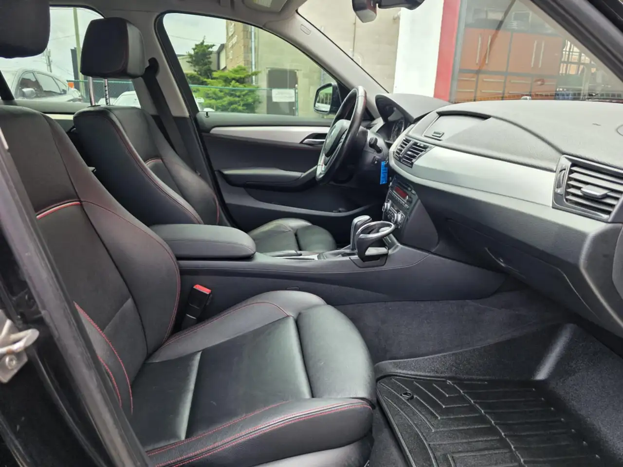BMW X1 снимка BMW X1