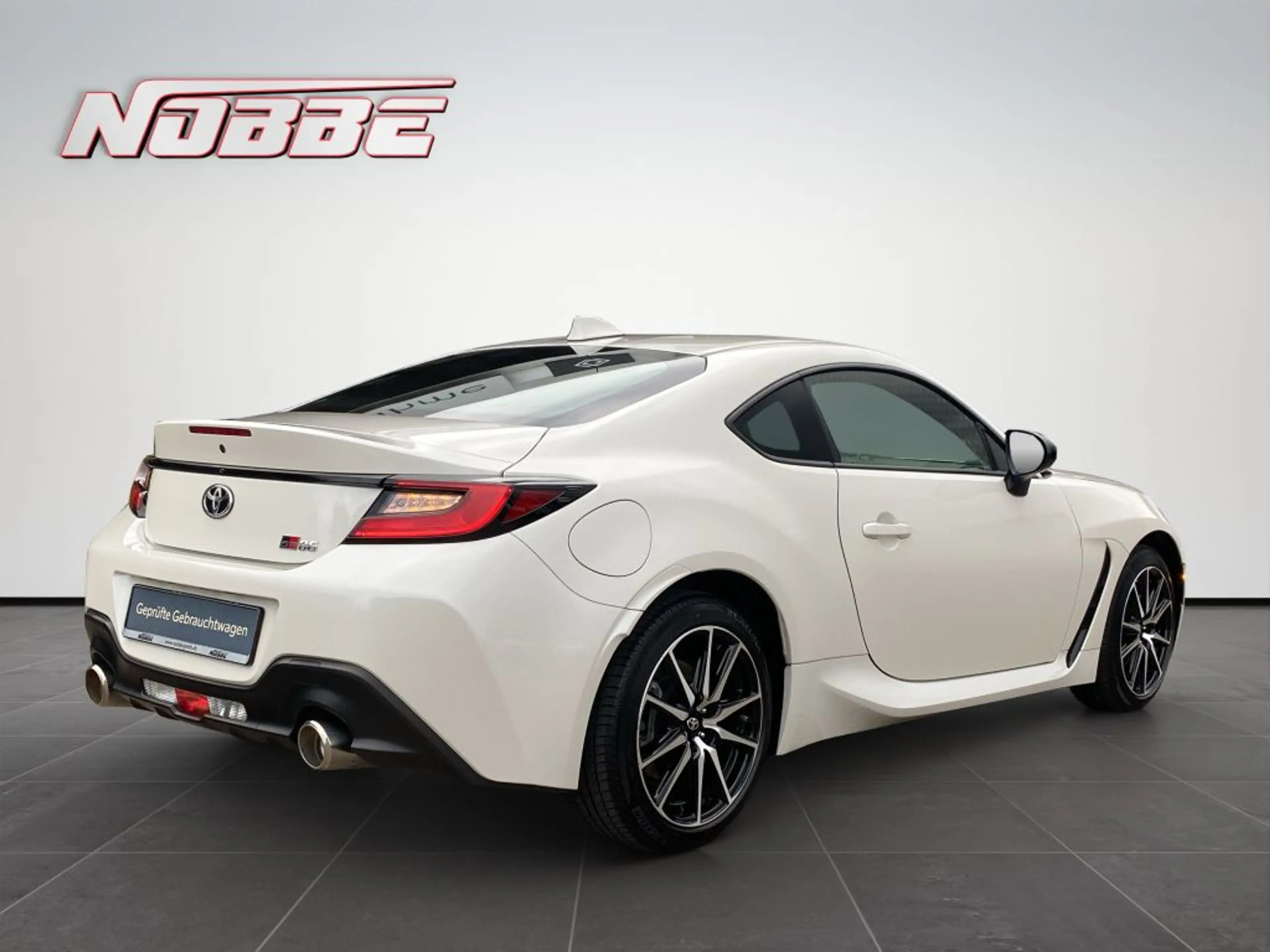 Toyota GR86 Pure — photo 5