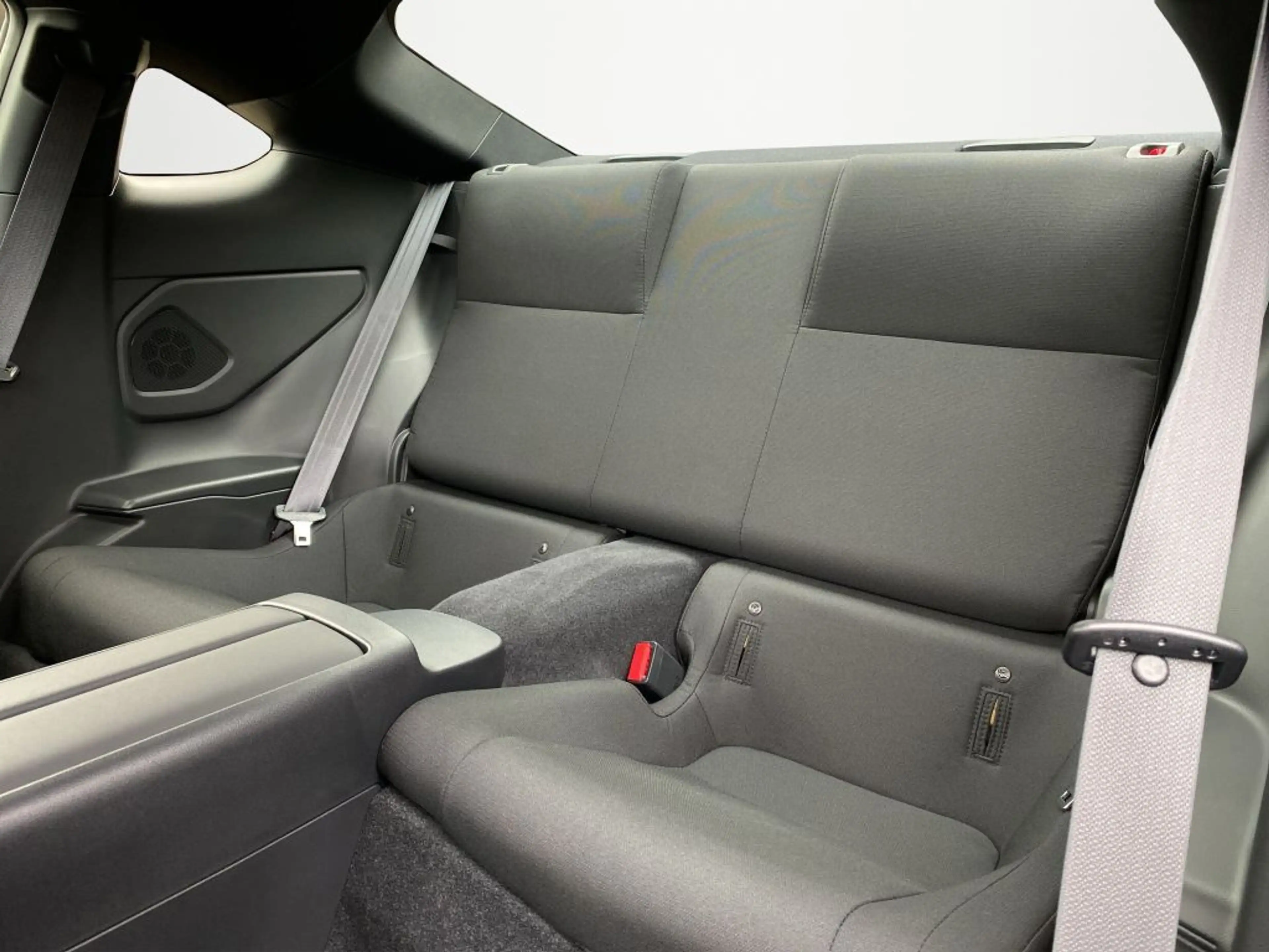 Toyota GR86 Pure — photo 12