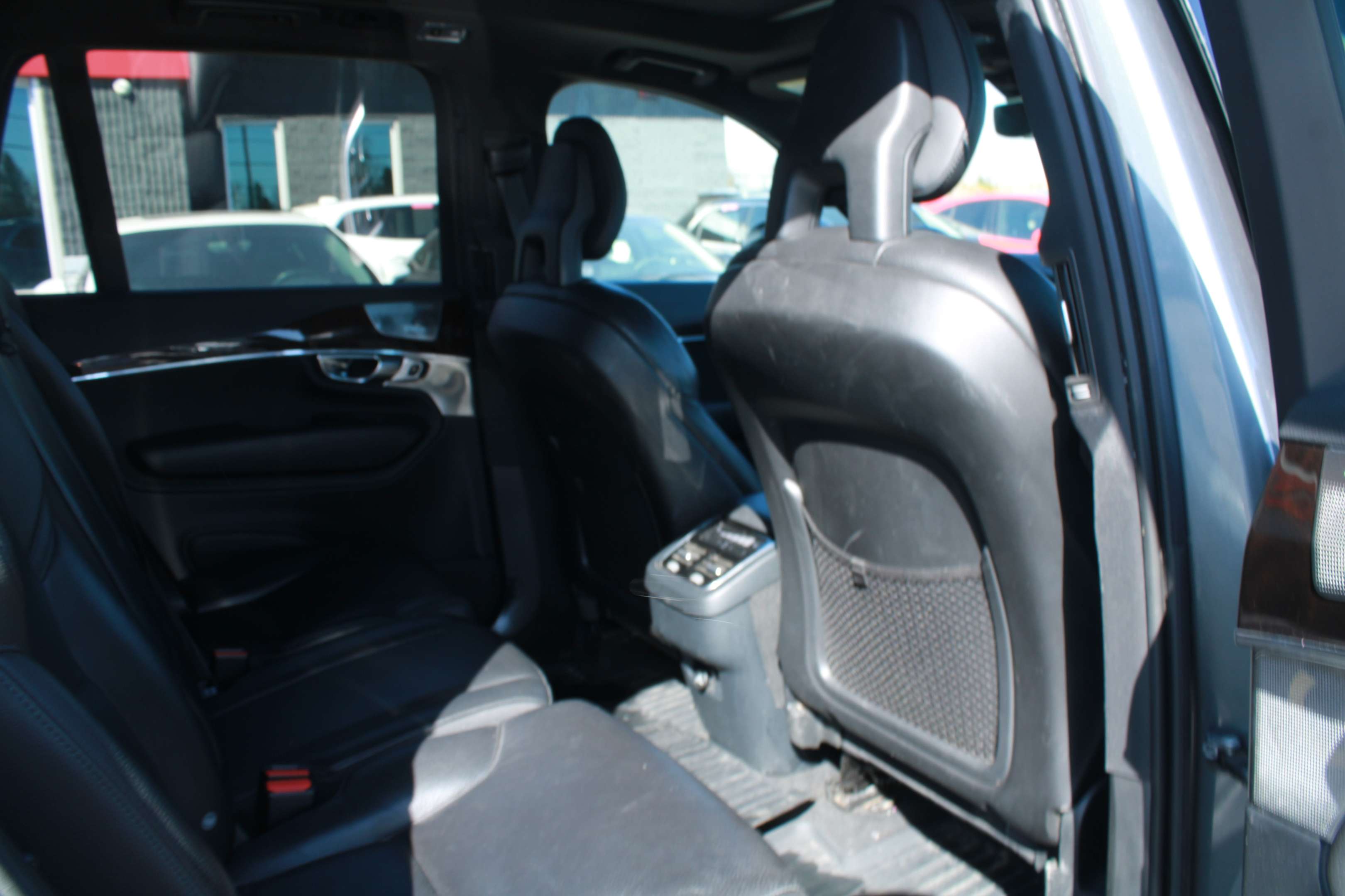 2017 Volvo XC90 AWD T6 Momentum 7-Passenger thumb 15