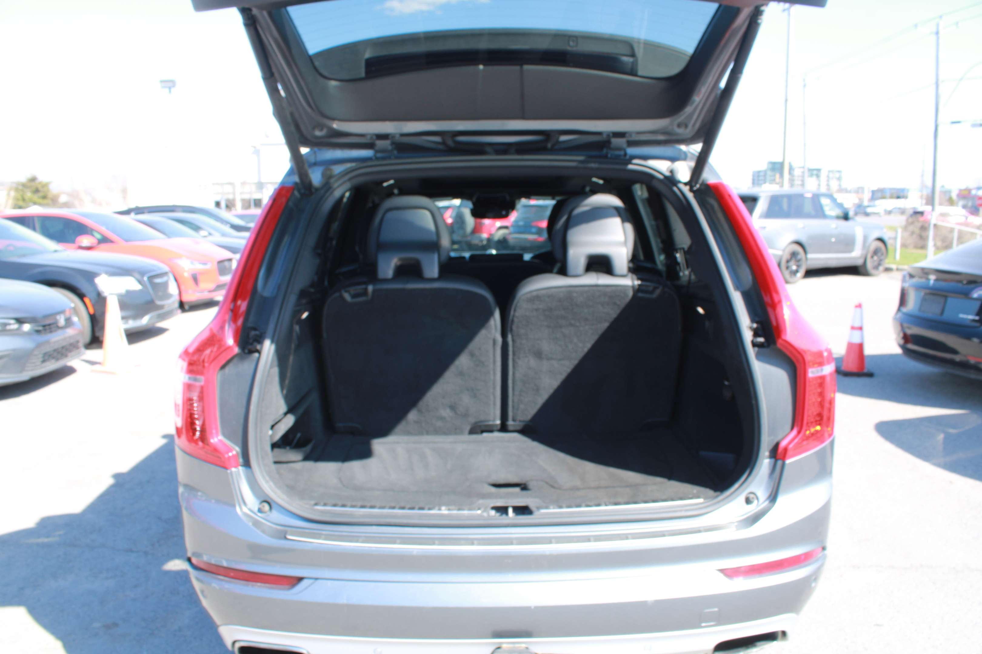 2017 Volvo XC90 AWD T6 Momentum 7-Passenger thumb 20