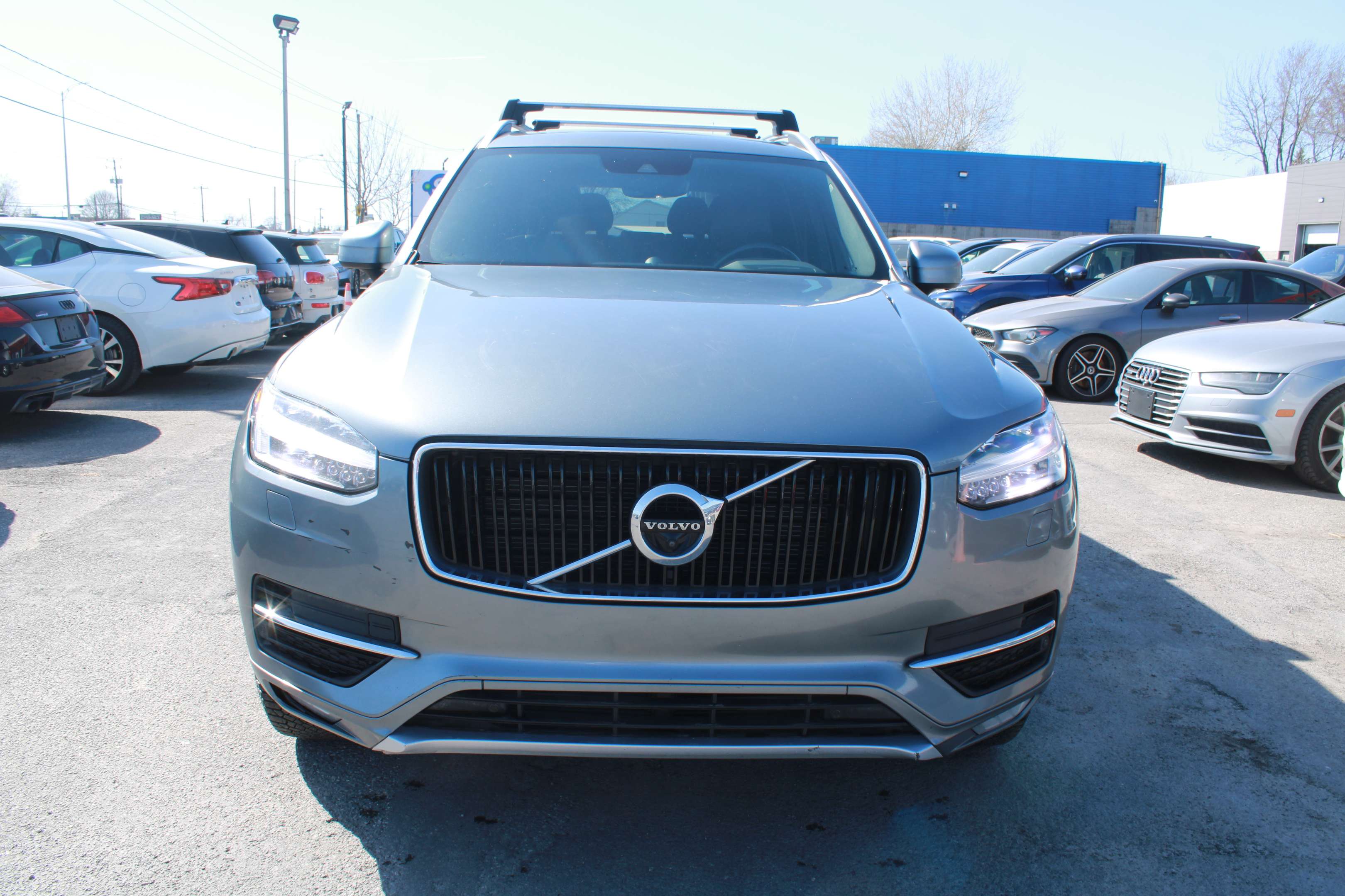 2017 Volvo XC90 AWD T6 Momentum 7-Passenger thumb 9