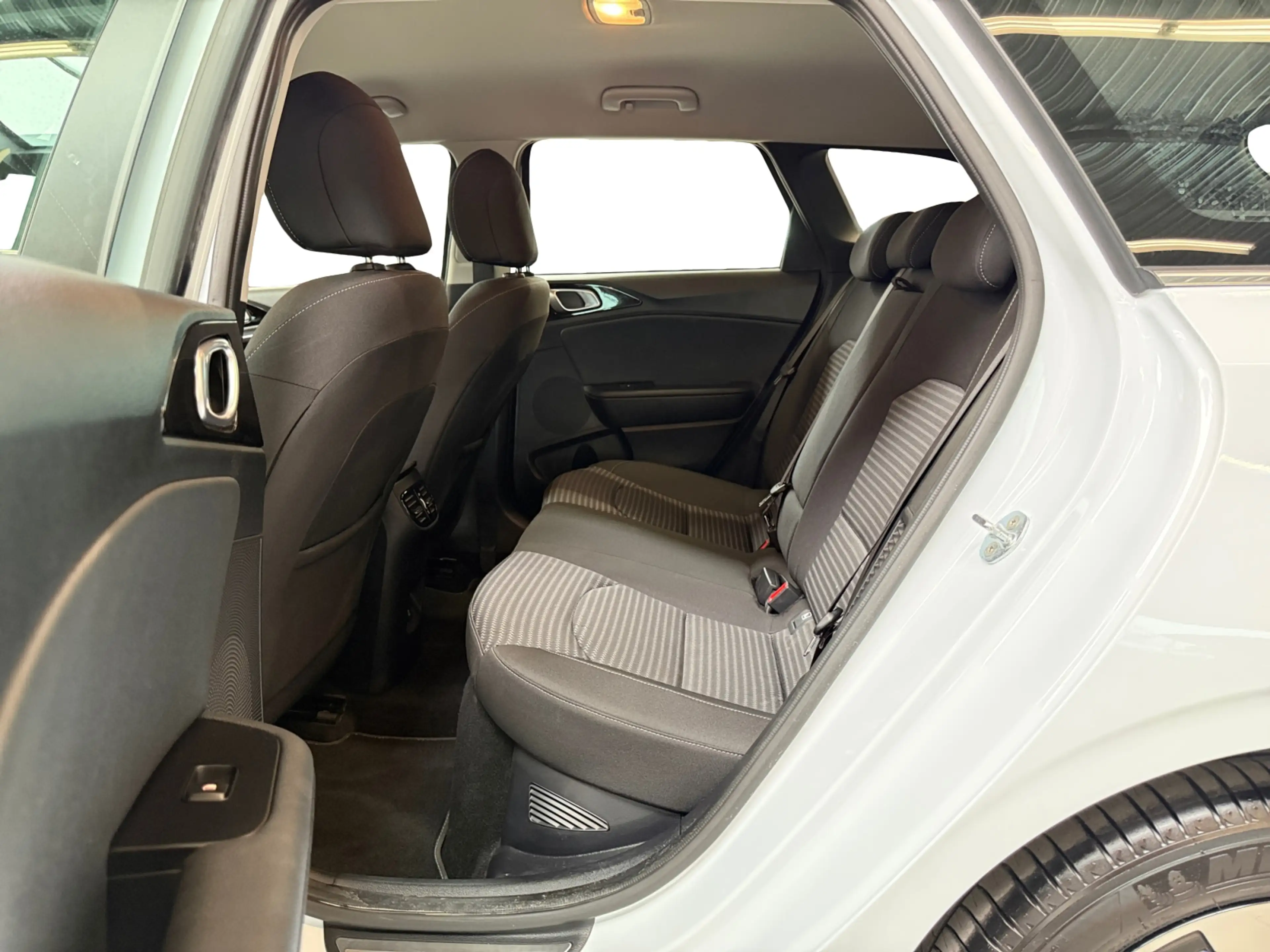 Kia Ceed SW / cee'd SW Sportswagon 1.6 GDI PHEV DynamicLine I Camera I Ca — photo 13
