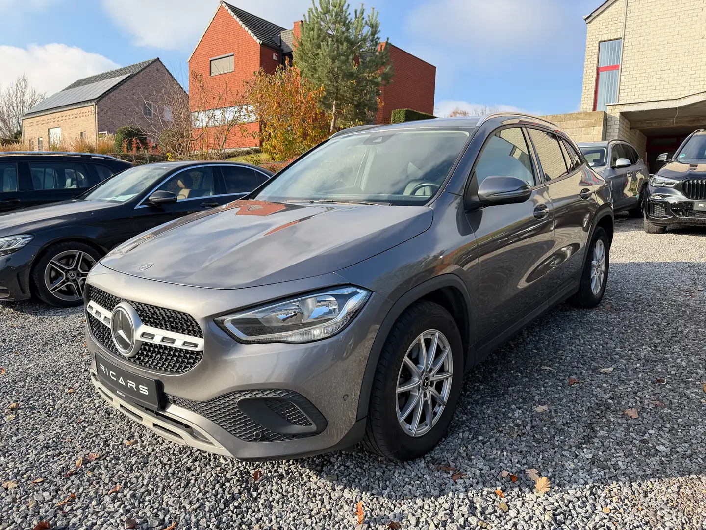 Mercedes-Benz GLA 200 2.0d Camera Carplay GPS Carnet Airco GARANTIE 1AN Grijs - 1
