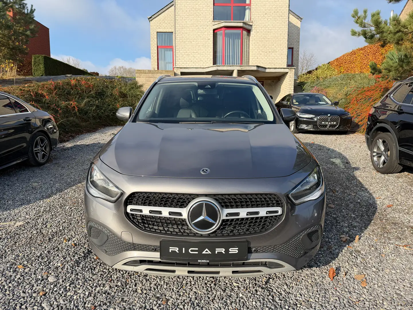 Mercedes-Benz GLA 200 2.0d Camera Carplay GPS Carnet Airco GARANTIE 1AN Grijs - 2