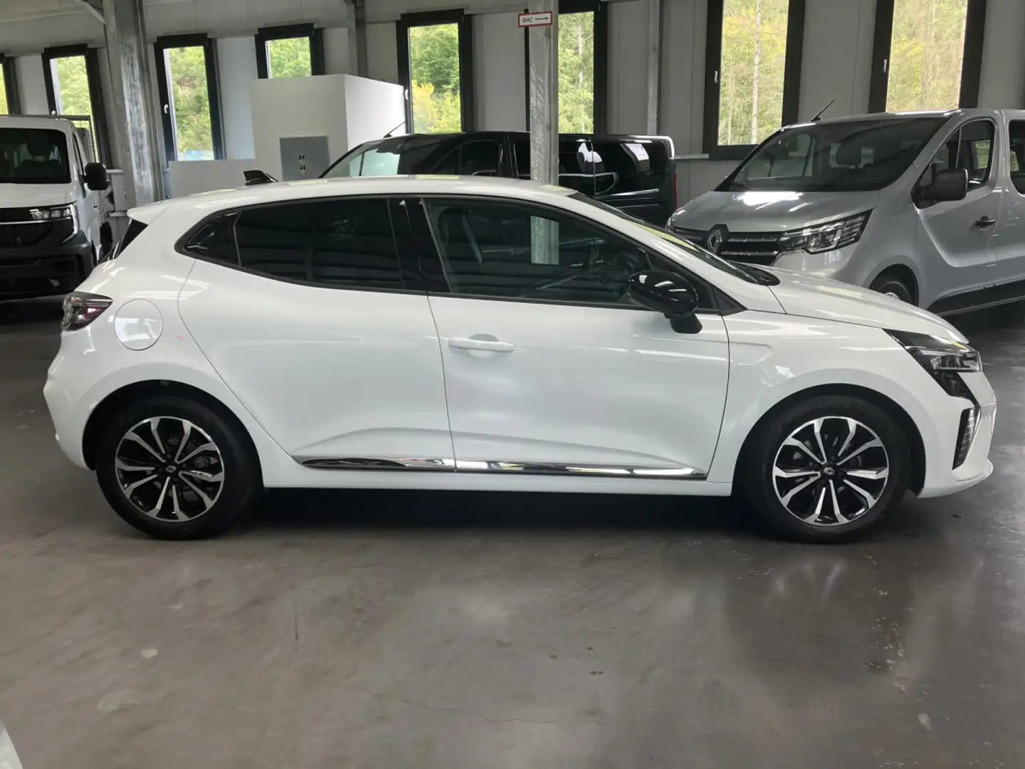 Renault Clio 1.0 TCe Techno Weiß - 2