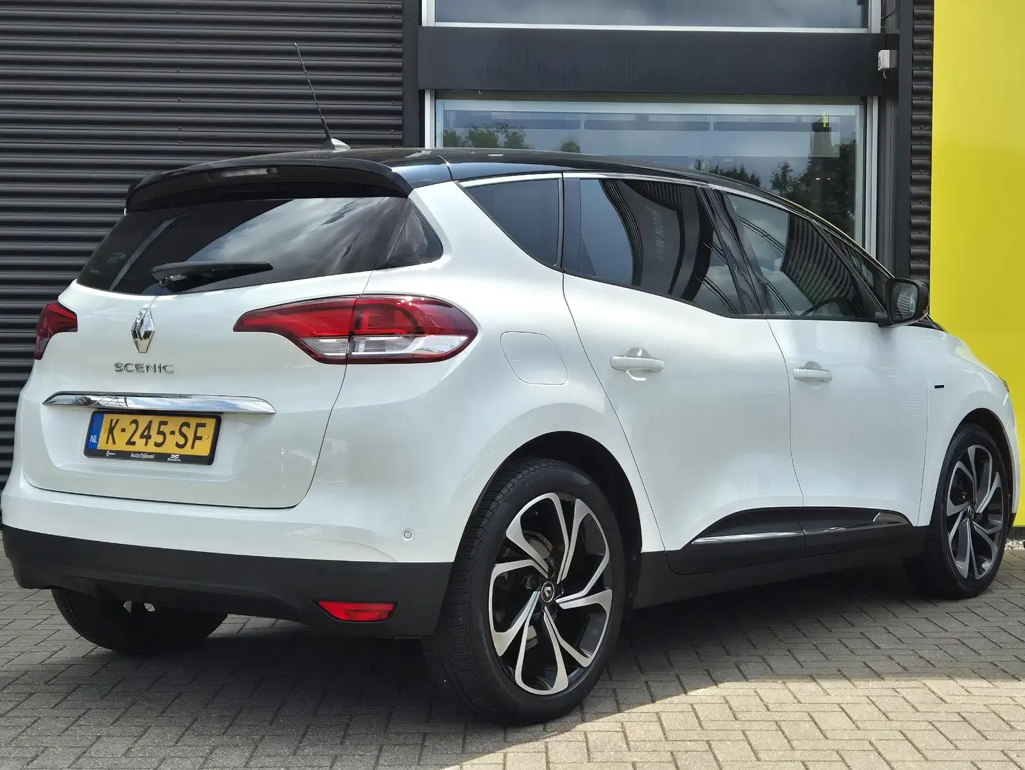 Renault Scenic TCe 140 EDC AUTOMAAT Black Edition Wit - 2