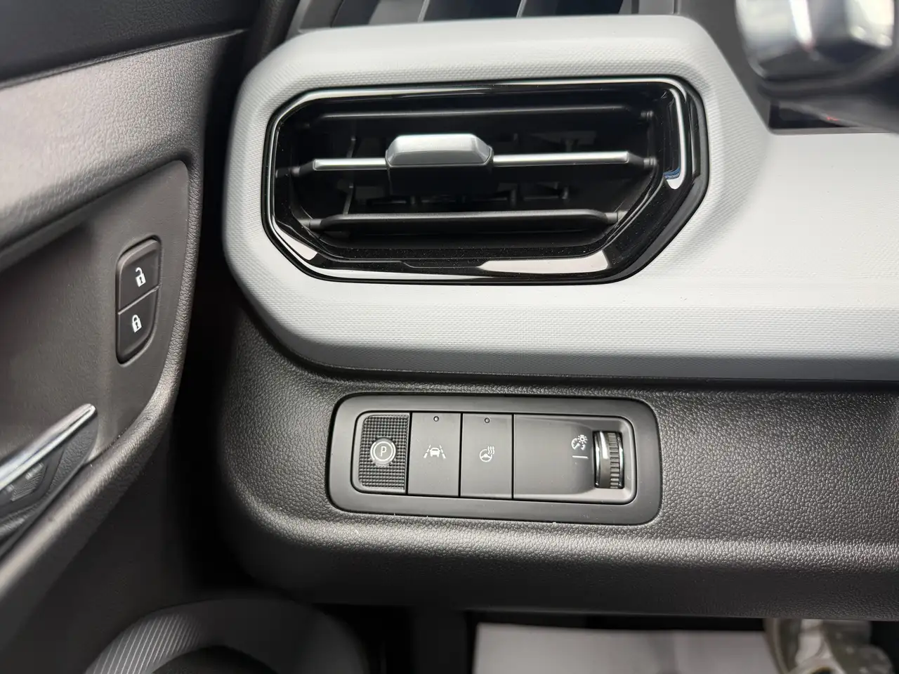 Chevrolet Bolt photo Chevrolet Bolt