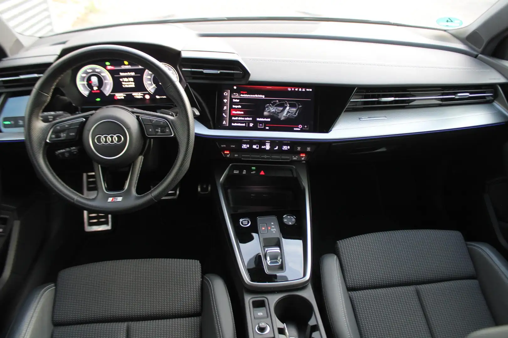 Audi A3 Sportback 40 TFSIe |3x S-Line | Camera| Sfeerverli Grijs - 2