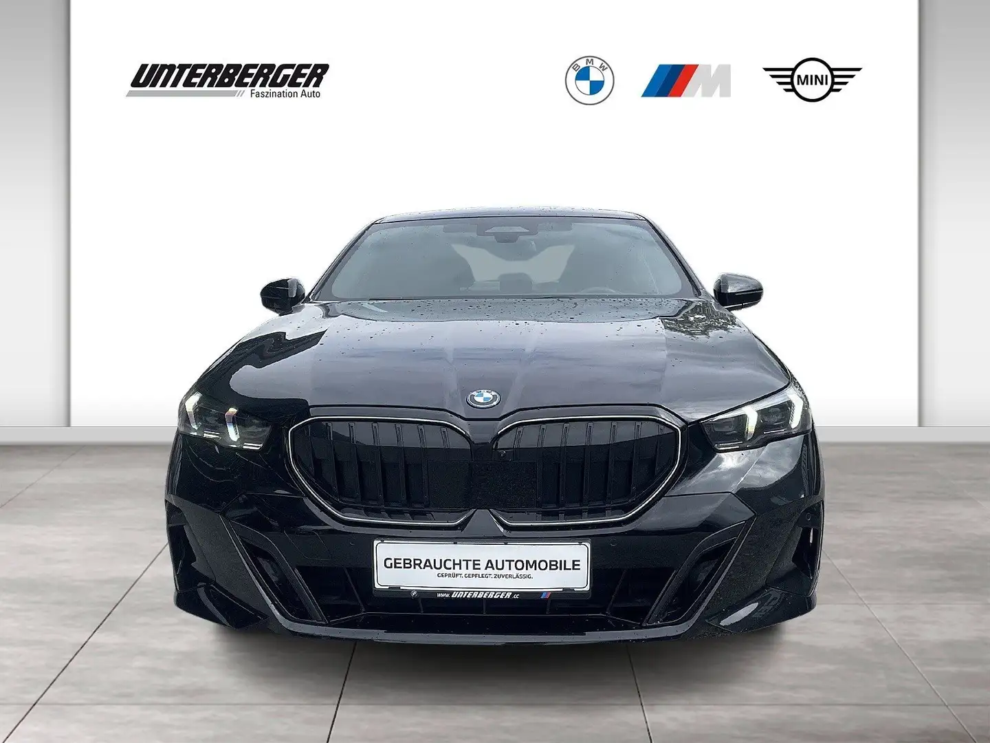 BMW 550 e xDrive M Sport Schwarz - 2