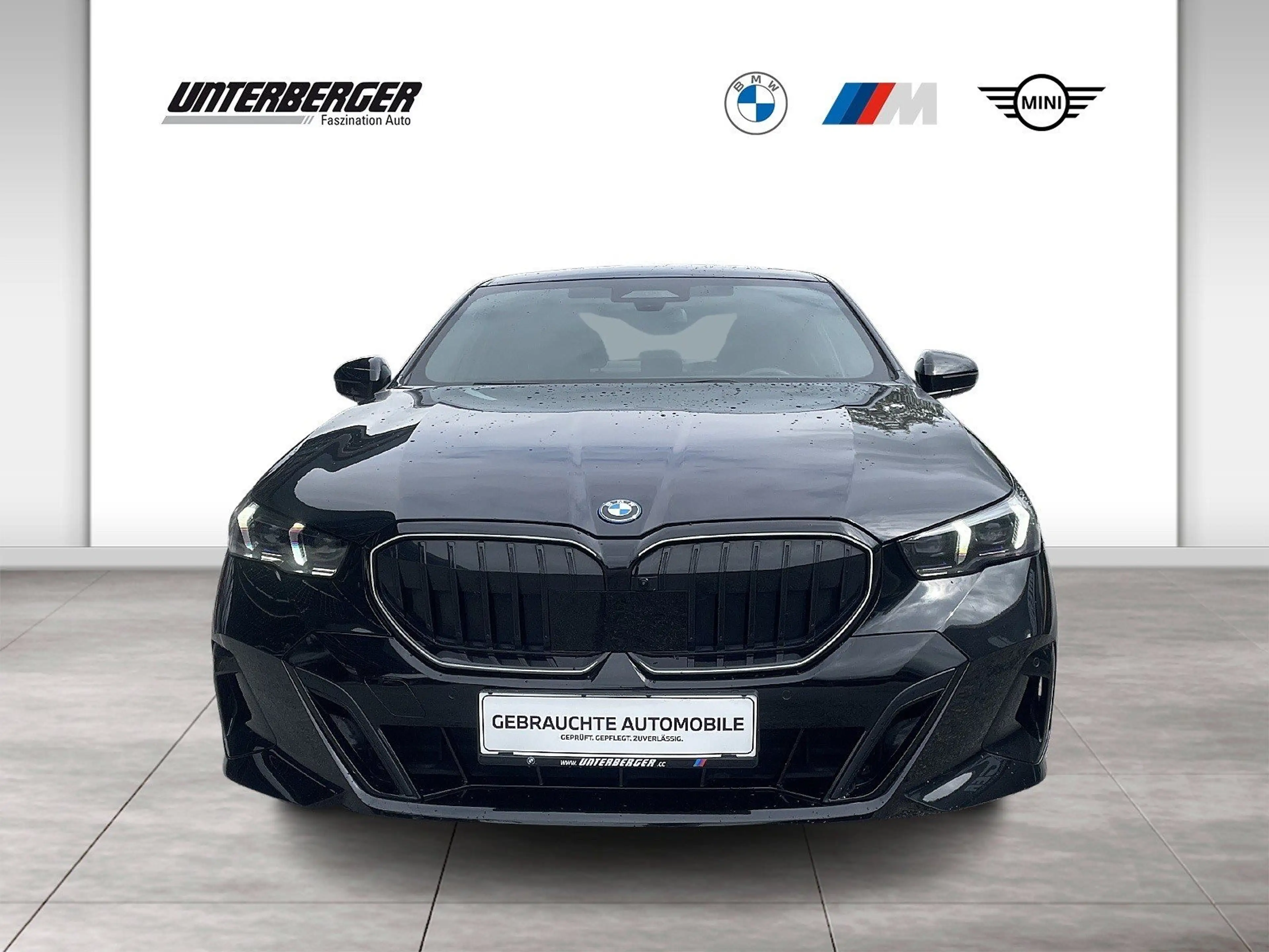 BMW 550 e xDrive M Sport — photo 2