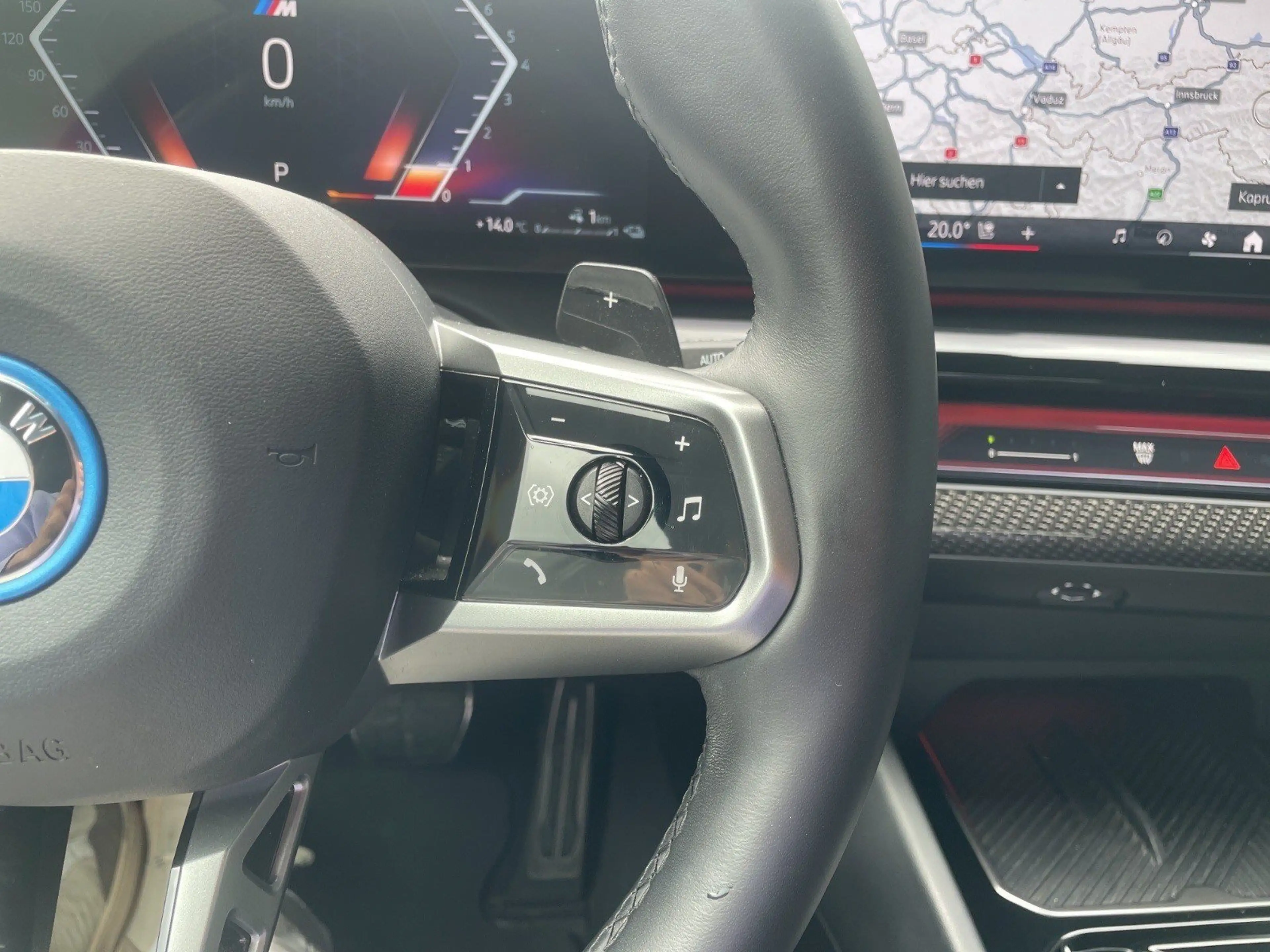 BMW 550 e xDrive M Sport — photo 14