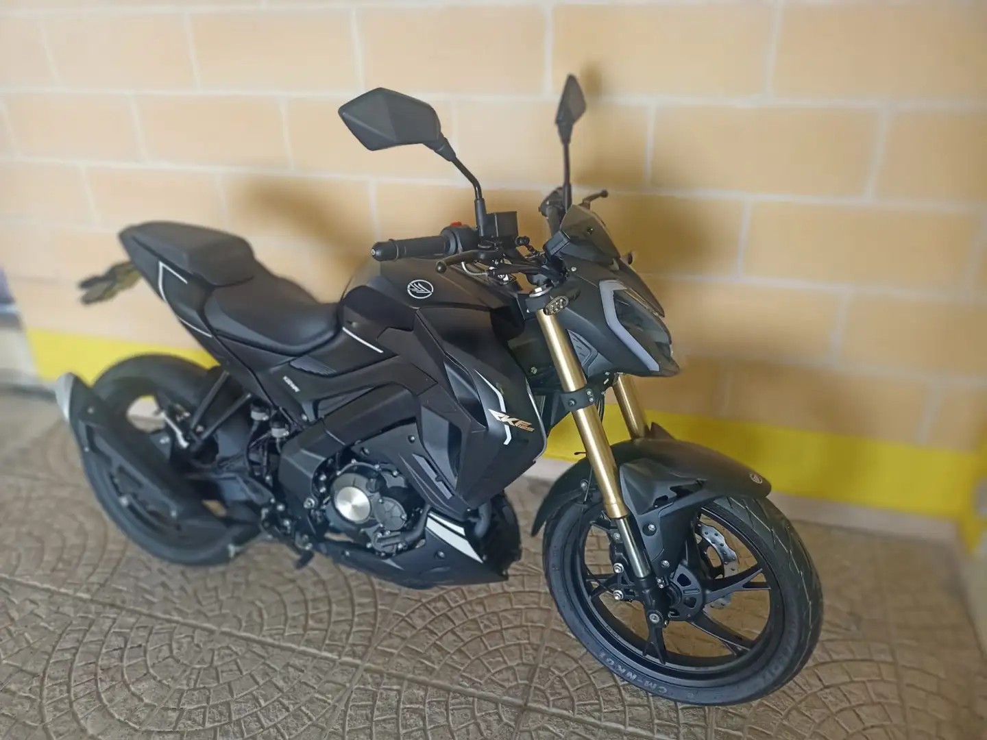 Keeway RKF 125 NUOVA patente A1 o patente B Fekete - 1