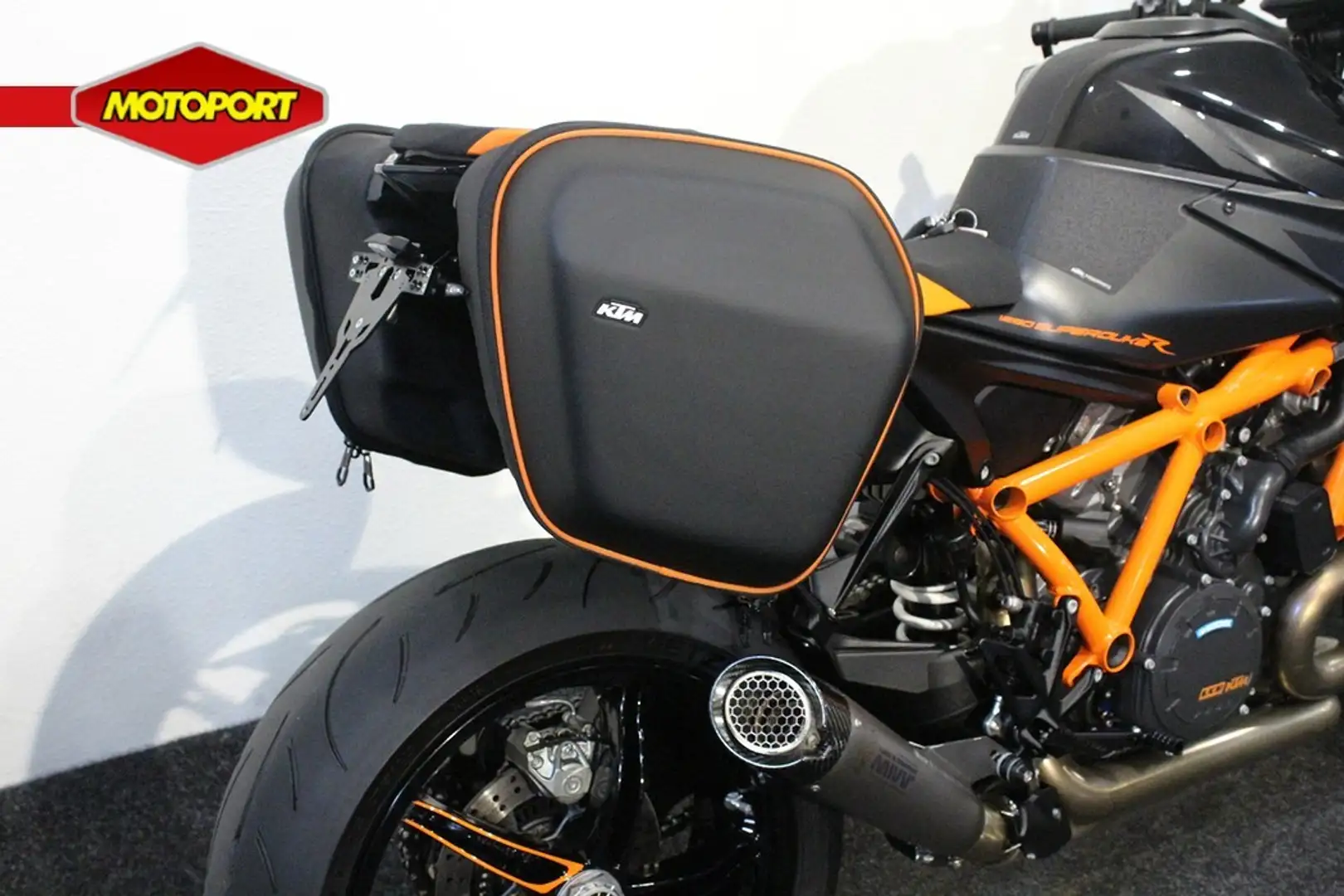 KTM 1290 Super Duke R Oranje - 2