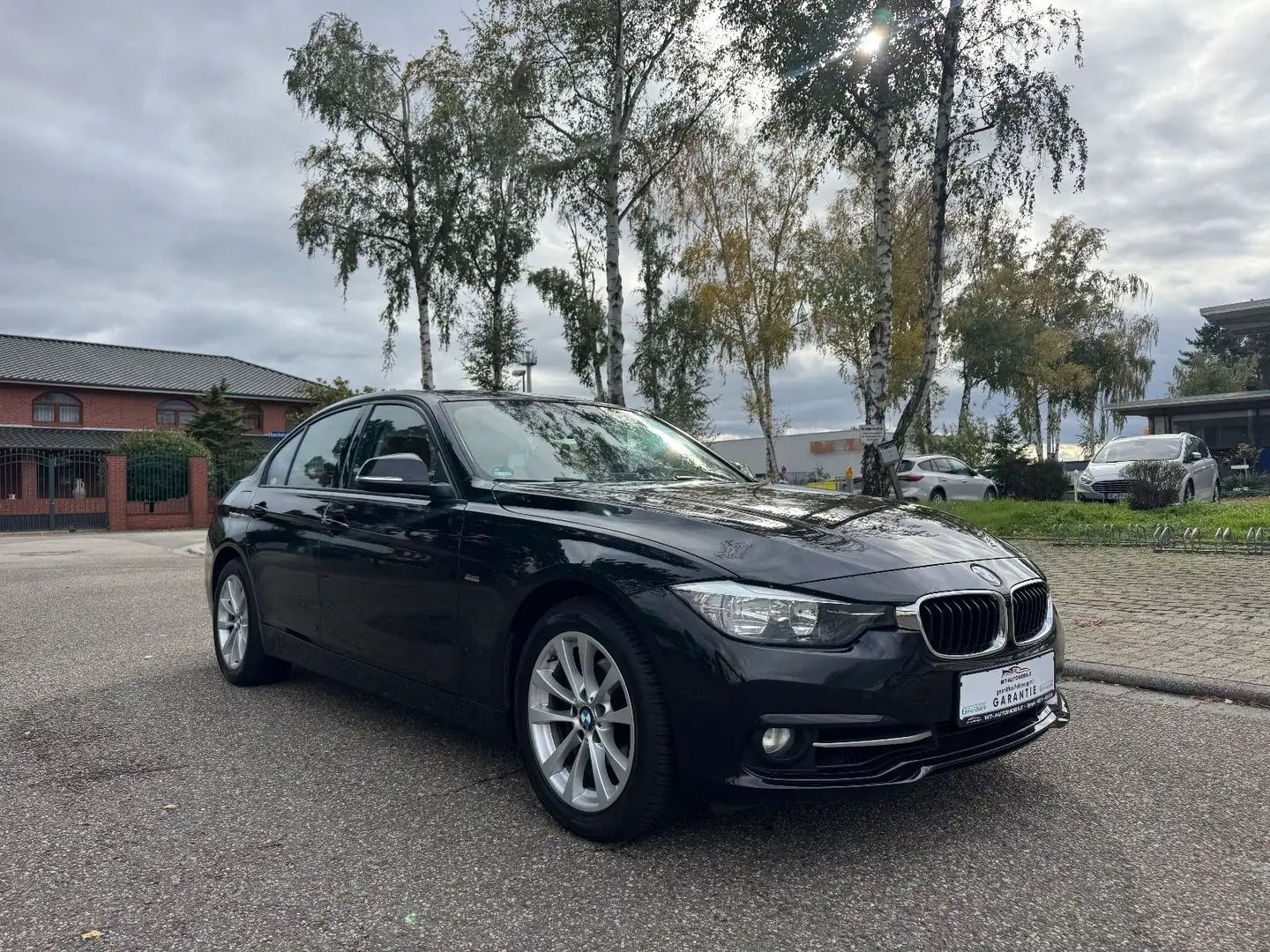 BMW 318 Baureihe 3 Lim. 318 i Sport Line Garantie Schwarz - 2