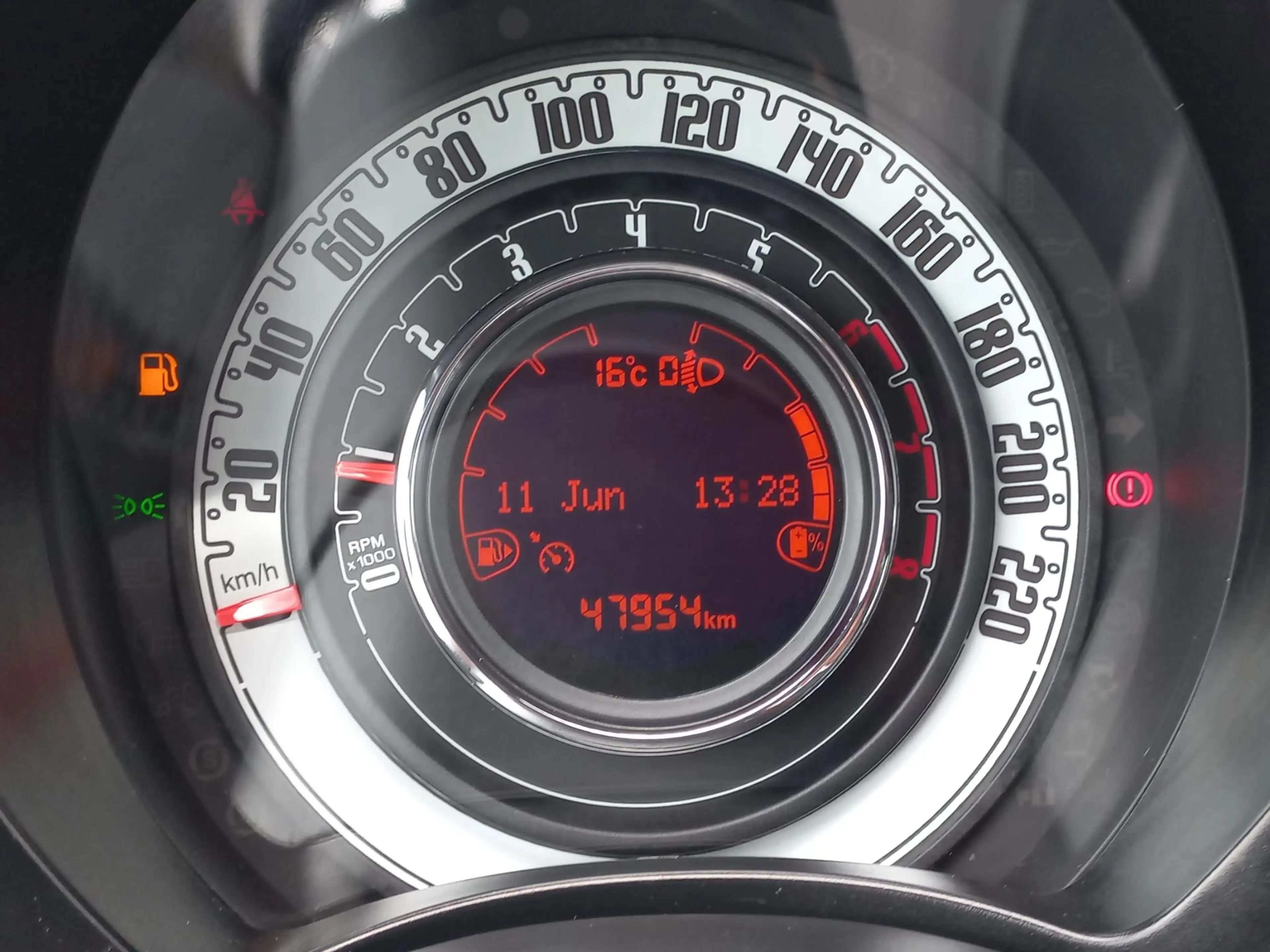 Fiat 500 1.0 Hybrid Lounge | Climate control | Navigatie | — photo 6