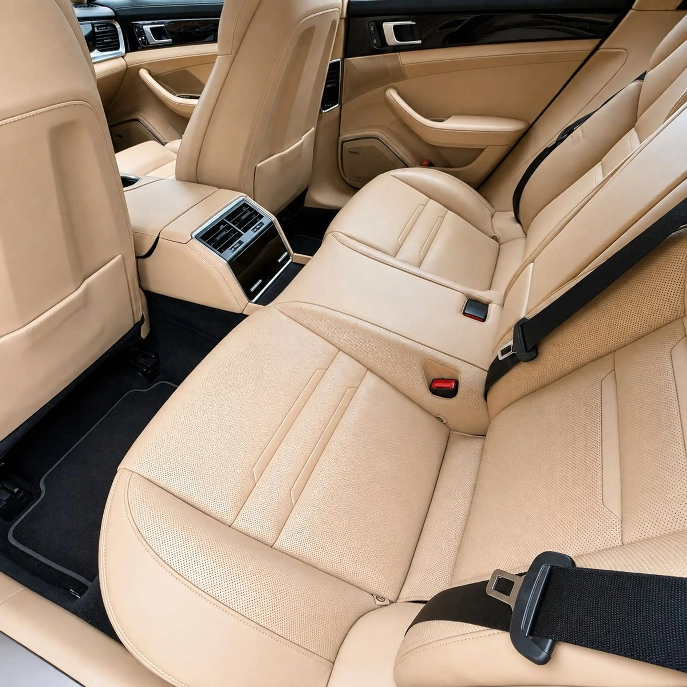 Porsche Panamera Sport Turismo 4 E-Hybrid — photo 11