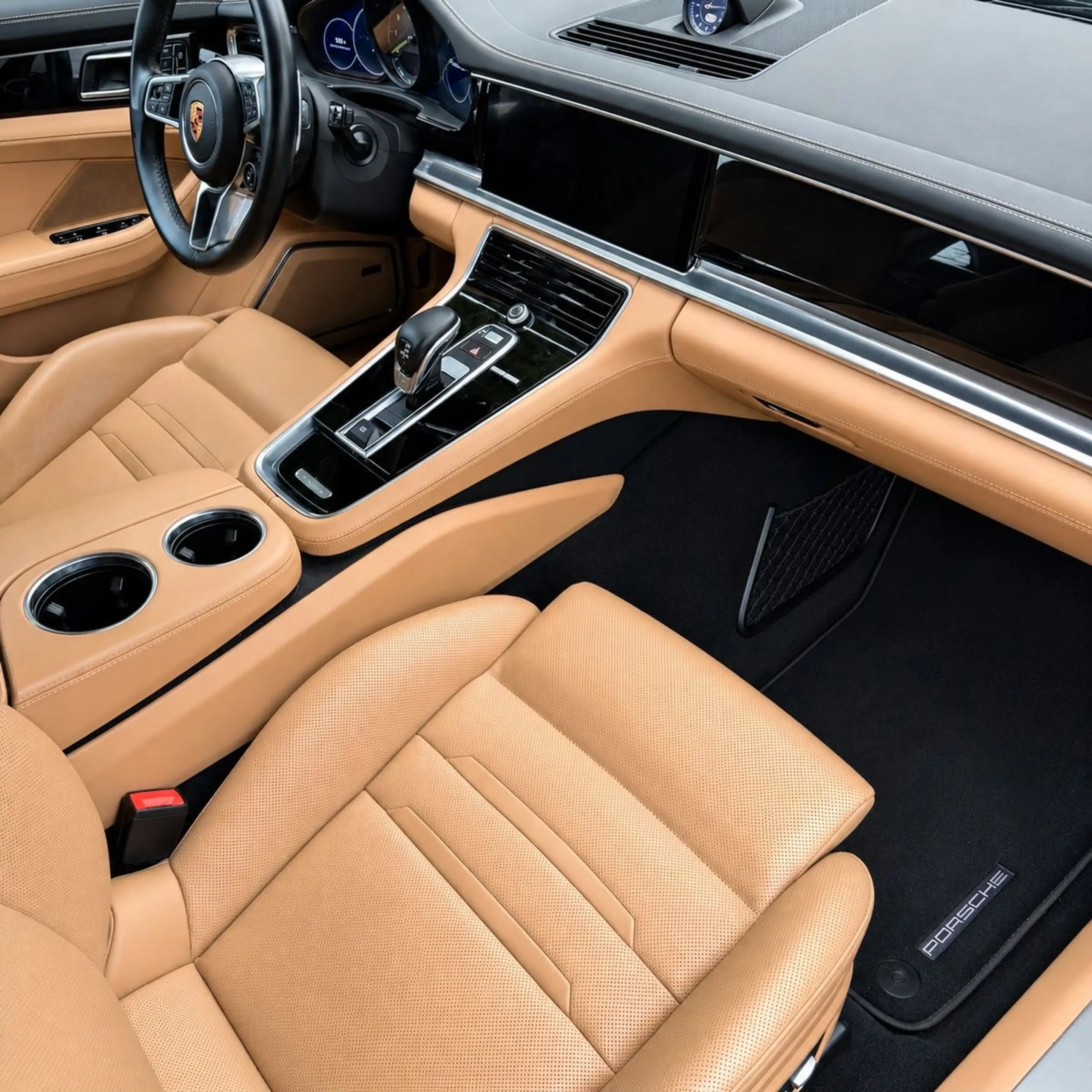 Porsche Panamera Sport Turismo 4 E-Hybrid — photo 8
