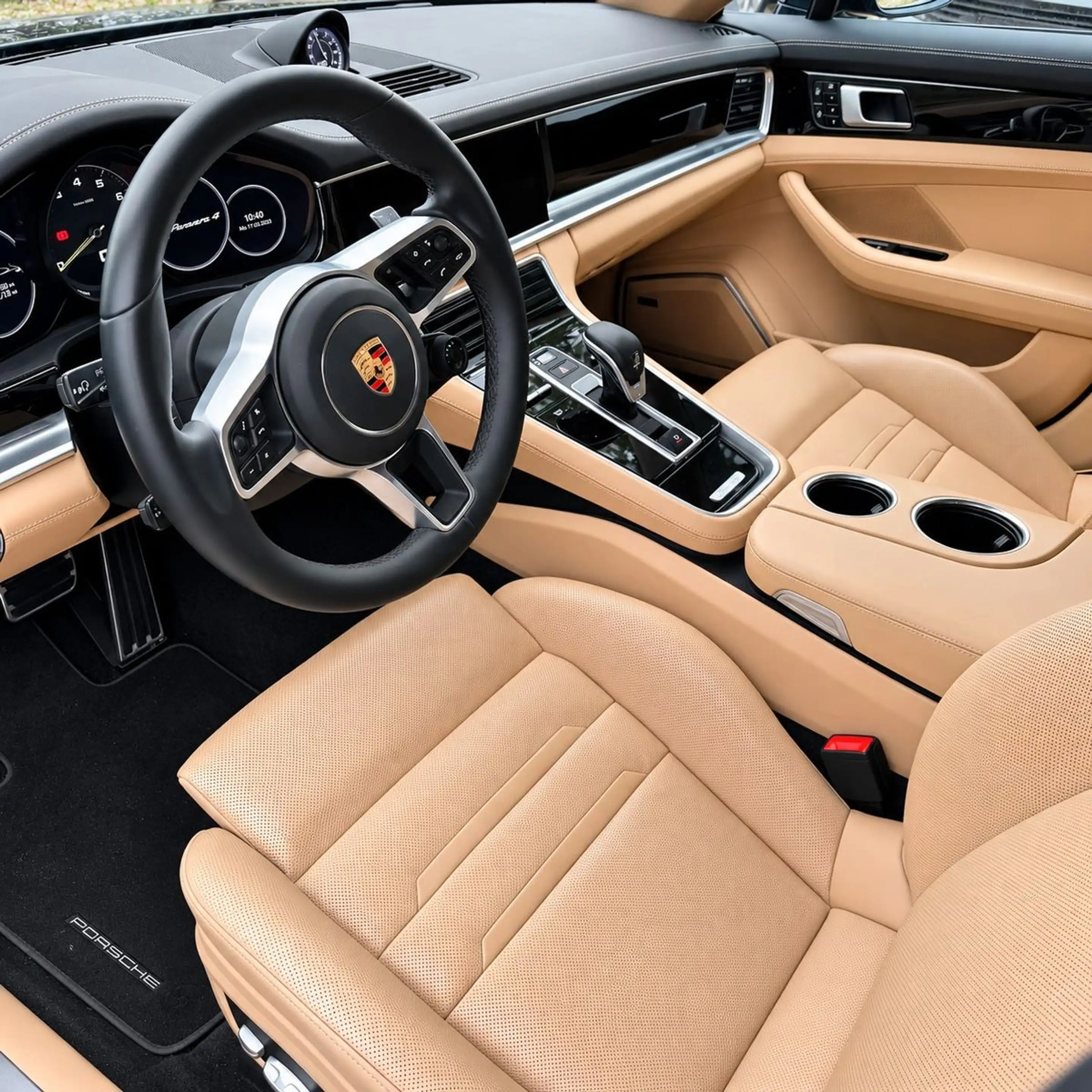 Porsche Panamera Sport Turismo 4 E-Hybrid — photo 7
