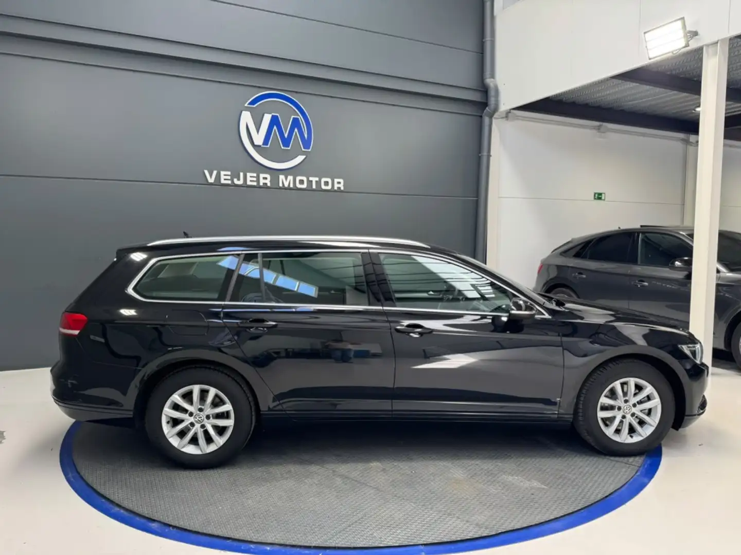 Volkswagen Passat 2.0TDI Advance DSG7 110kW Negro - 2