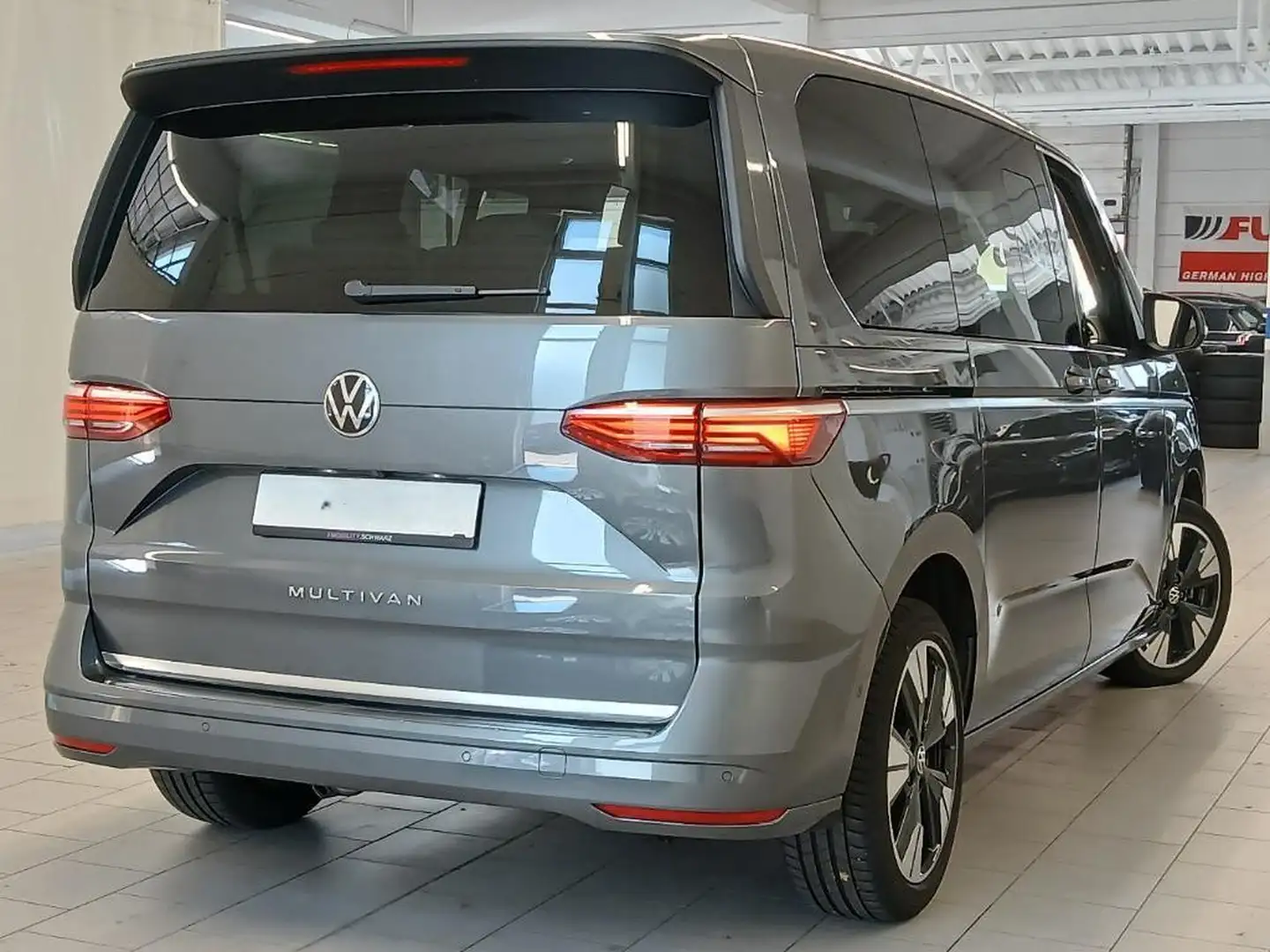 Volkswagen T7 Multivan Style AHK/ACC/HEADUP/PANO/STNDHZNG Grau - 2