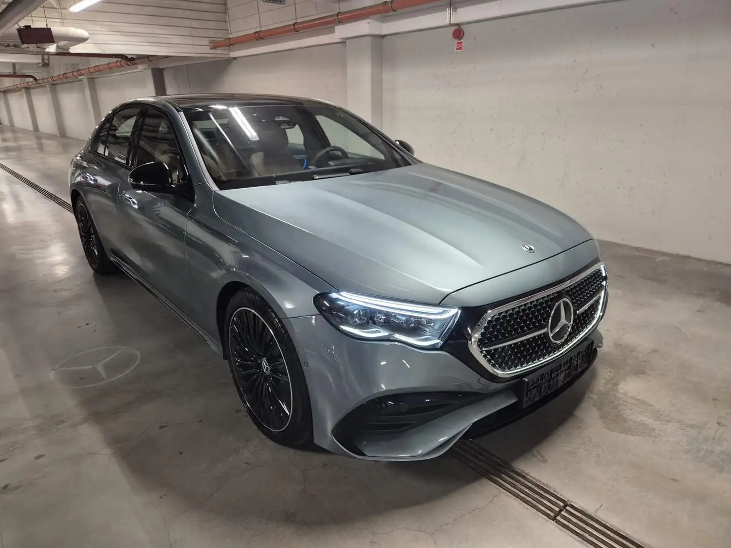 Mercedes-Benz E 200 AMG-Line,Benzin/Diesel,MY 26 Schwarz - 1