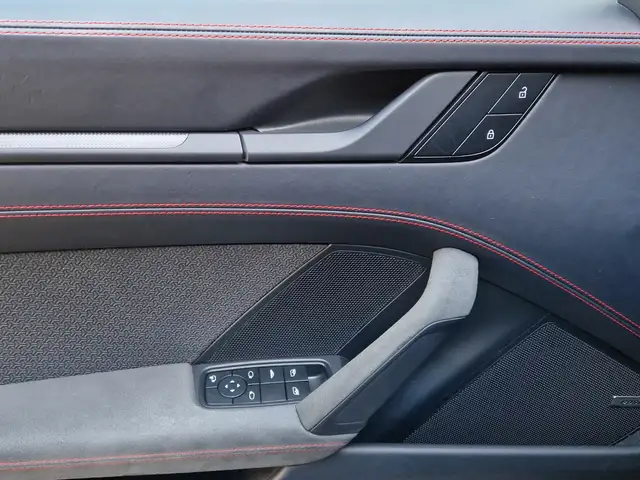 Porsche 911 view 15