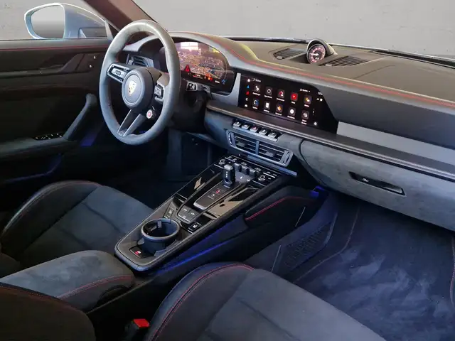 Porsche 911 view 12