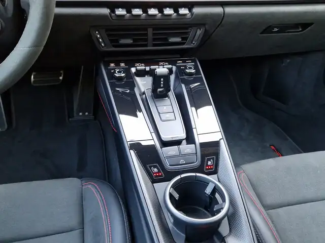 Porsche 911 view 13