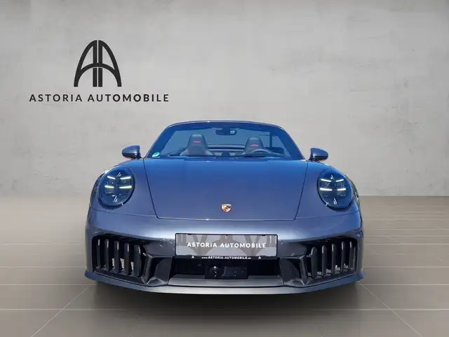 Porsche 911 view 2