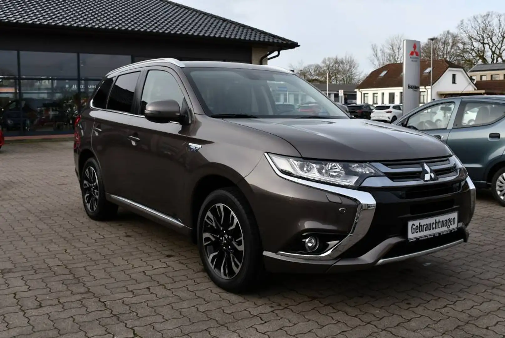 Mitsubishi Outlander Plug-in Hybrid Top Leder - 1