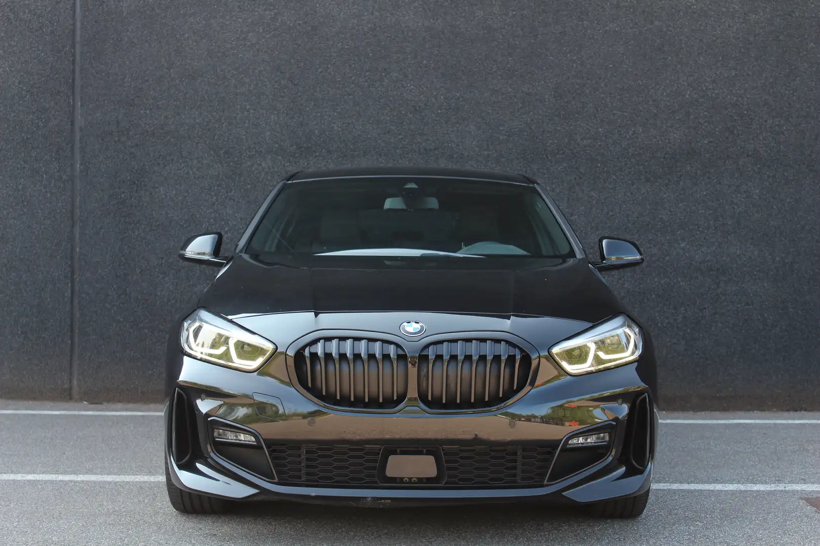 BMW 118 Automaat - M Pack - Live Cockpit - DAB - LED Zwart - 2